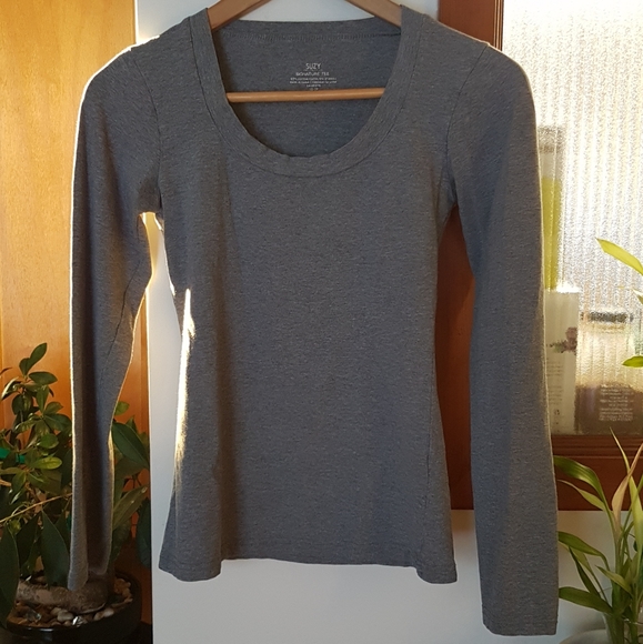 Suzy Shier Signature Long sleeve Tee in Grey - Picture 2 of 4